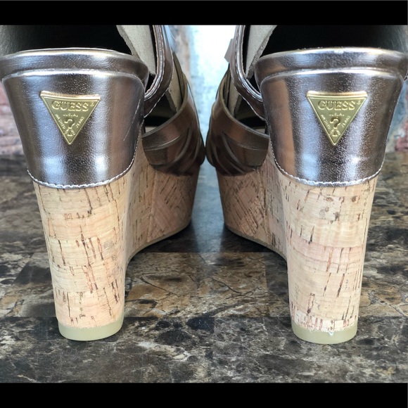 NEW GUESS Haela Wedge Sandals - Picture 2 of 11